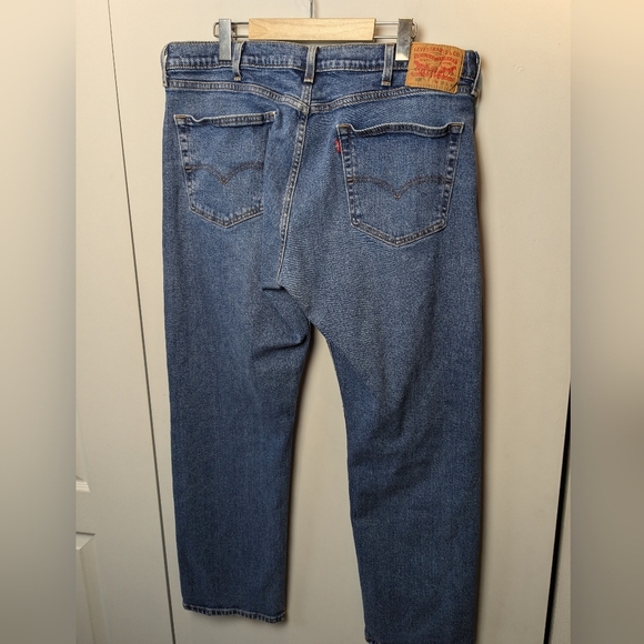 LEVI'S Men jeans size 38x30 99% cotton in great used condition! - Picture 6 of 13